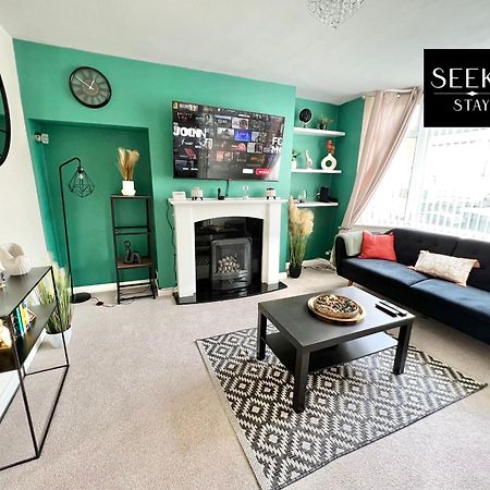 Cosy 2-Bedroom House, Walking Distance Cbs, Ideal For Contractors-Business Stays Ковънтри Екстериор снимка